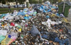 montones-de-basura-en-jerez-efe