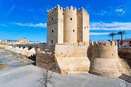 The Roman bridge and the Torre de Calahorra in Cordoba